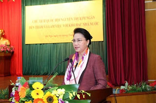 Chủ tịch Quốc hội làm việc với Kho bạc Nhà nước
