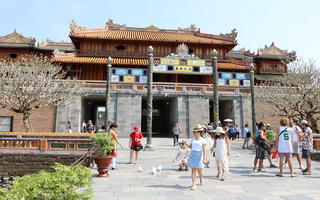 Di tích Huế đón khách trở lại