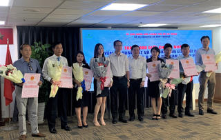 TP HCM trao 1.000 Giấy chứng nhận cho nhà đầu tư