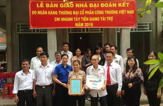 Cai Lậy (Tiền Giang): Ban giao 21 nhà Đại đoàn kết cho hộ nghèo
