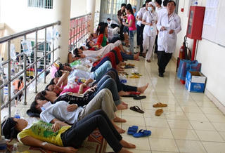 Nam Định: Sau bữa ăn trưa tại công ty, 48 công nhân nhập viện