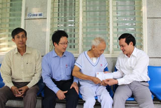 Phó Chủ tịch Lê Bá Trình thăm Trưởng Ban Trị sự TW Giáo hội Phật giáo Hòa Hảo