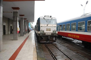 Kỷ luật 5 nhân viên vụ 2 tàu hỏa suýt tông nhau tại ga Suối Vận