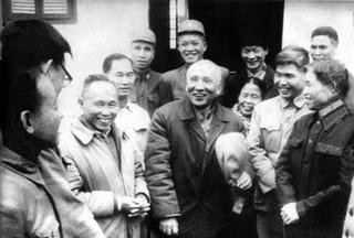 Luôn lấy việc công làm trọng