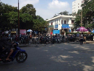 Ngày 3/12 đóng cửa bãi trông giữ xe tạm Bệnh viện Bạch Mai