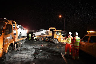 Trung Quốc: Đâm xe trên đường cao tốc, hơn 40 người thương vong