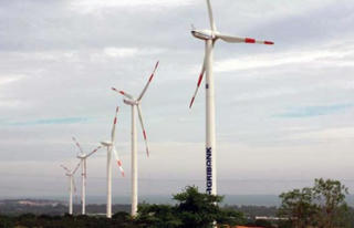 Giáo sư Nguyễn Khắc Nhẫn - Chuyên gia về chiến lược năng lượng:  Thế giới đã chuyển sang năng lượng tái tạo