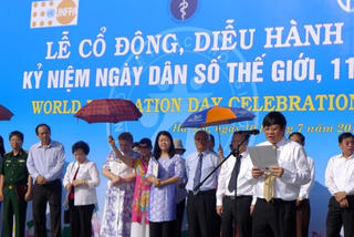 Mít tinh hưởng ứng Ngày dân số thế giới