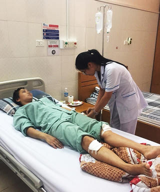 Bắt tạm giam chồng để điều tra vụ án hành hung vợ