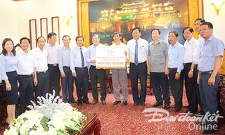 Thừa Thiên - Huế tiếp nhận 500 triệu đồng ủng hộ của Công đoàn Ngân hàng Việt Nam