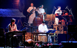 Hội nhập cho âm nhạc dân tộc