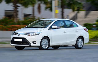Toyota Vios và Altis giảm tới 100 triệu cho khách Việt