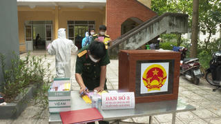 [VIDEO] Bắc Giang: Ngày bầu cử đặc biệt của các cử tri đặc biệt