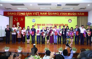 35 tác phẩm được trao Giải thưởng Sách Quốc gia lần thứ nhất