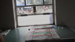 Vé xem U22 Việt Nam thi đấu: Người bán vắng, người mua càng vắng hơn