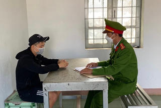 Hai thanh niên 'khởi nghiệp' lập doanh nghiệp buôn bán sắt thép để lừa đảo