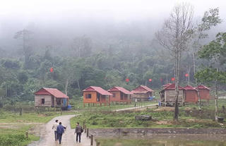 Quảng Bình: Bàn giao 37 ngôi nhà ở cho đồng bào Arem và Ma Coong