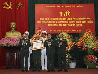 Trao danh hiệu Anh hùng LLVT tặng Trung tướng Nguyễn Quốc Thước