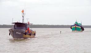 Sóc Trăng: Bắt tàu chở 100.000 lít dầu không rõ nguồn gốc