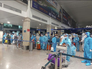Đón người dân Quảng Nam ở TP Hồ Chí Minh về quê bằng đường hàng không