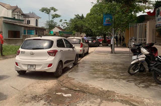 4 người đến nhà gây sự, 2 người bị bắn chết