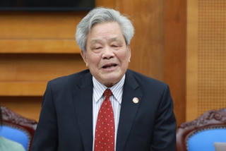 Hết tuổi tái cử có nên nghỉ hưu sớm?