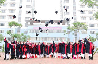 Tài năng trẻ: Ở hay về