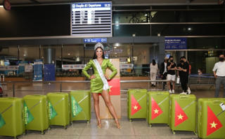 Kim Duyên lên đường thi Miss Universe