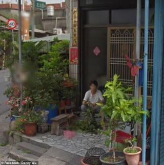 Con gái bật khóc khi bất ngờ nhìn thấy người mẹ đã mất trên Google Maps