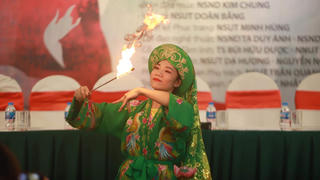 Xiếc ‘bắt tay’ cải lương tái hiện hình tượng Thánh Mẫu