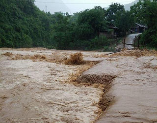 Tan hoang con đập tiền tỉ