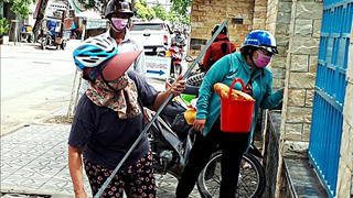 'Cần câu cơm Thạch Sanh' độc nhất vô nhị của 2 cụ bà Sài Gòn