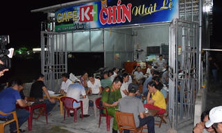 Bắt giữ 36 đối tượng đánh xóc đĩa tại quán cà phê