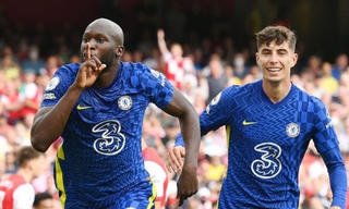 Lukaku cùng Chelsea thăng hoa, Arsenal khởi đầu tệ nhất lịch sử 