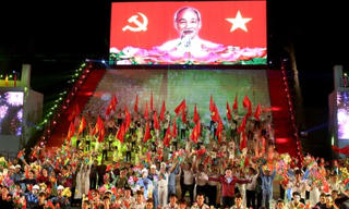 Hồ Chí Minh đẹp nhất tên Người