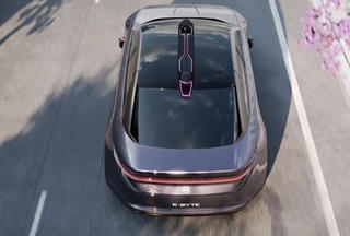 Các 'ông lớn' vào cuộc đua chế tạo xe không người lái