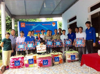 Vũ Quang – Hà Tĩnh:  Bàn giao 11 nhà chống lũ cho hộ khó khăn