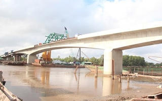 Thông xe cầu Hòa Trung và đường Hồ Chí Minh đoạn cầu Năm Căn đến Đất Mũi