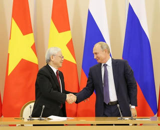 Tổng Bí thư, Chủ tịch nước Nguyễn Phú Trọng điện đàm với Tổng thống Nga Putin