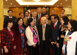 Phát huy mạnh mẽ vai trò của người cao tuổi