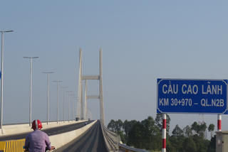 Những cây cầu nối liền châu thổ