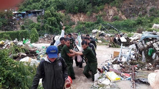 Mặt trận hỗ trợ các gia đình có người bị nạn do bão số 8