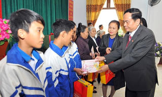 Tết ấm cho người có hoàn cảnh đặc biệt khó khăn