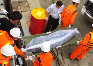 Một ngư dân chết do ngạt khí ngoài biển