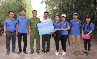 Thắp sáng ‘ốc đảo’ Hồng Lam