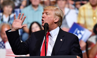 Tổng thống Trump nói không muốn có 'người nghèo' trong nội các
