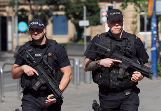 Vụ khủng bố thành Manchester: MI5 để lọt kẻ đánh bom tự sát