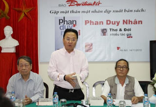 Chùm ảnh: Ra mắt tập sách "Phan Duy Nhân-Thơ và đời" tại Hà Nội