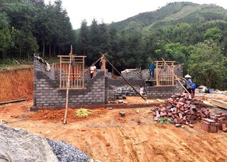 Quảng Ninh: Hỗ trợ gia đình khó khăn xây dựng nhà cửa