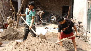 Giảm thiểu lao động trẻ em: Cần giải pháp quyết liệt